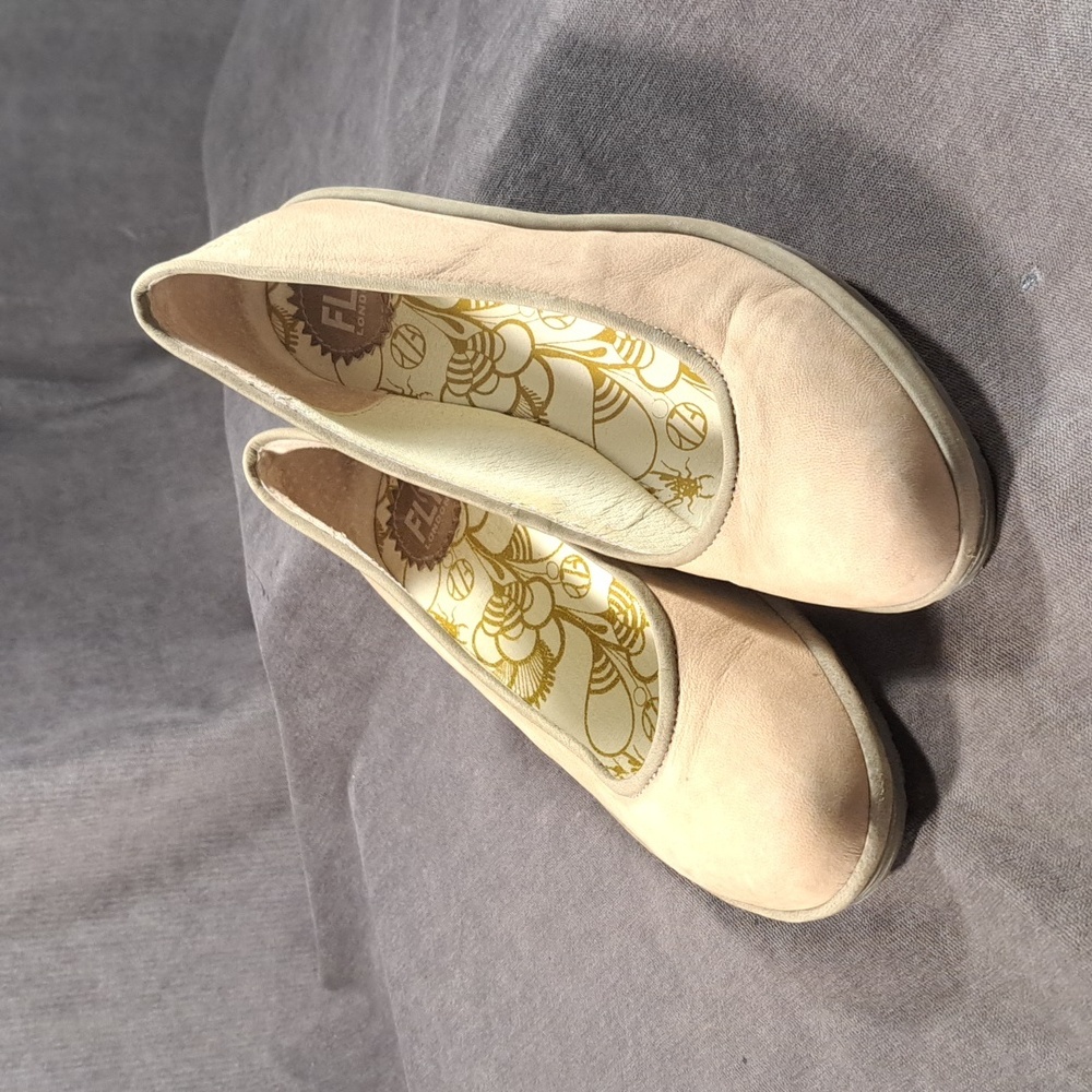 Fly London Pako Tan Nubuck Leather w/ Leather Trim Wedge Pump VG- EU39 US8-8.5